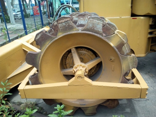 รถดัน CATERPILLAR รุ่น 815