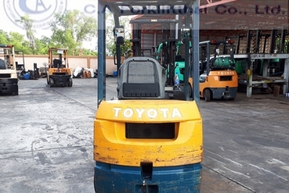 ขาย รถโฟล์คลิฟท์ TOYOTA รุ่น 7-FD18