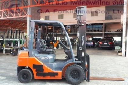 ขาย รถโฟล์คลิฟท์ TOYOTA รุ่น 8-FG20