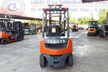 ขาย รถโฟล์คลิฟท์ TOYOTA รุ่น 8-FG20