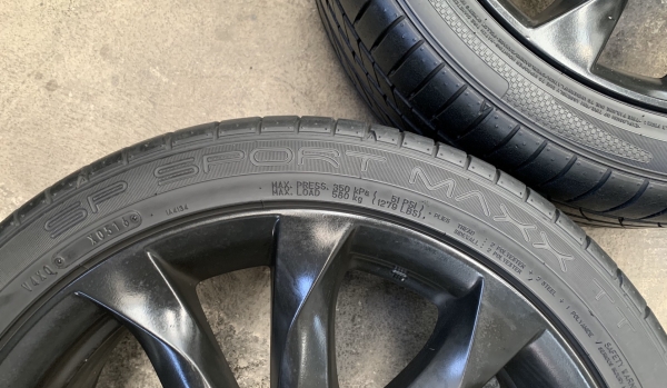 ล้อแม็ก Mazda 3 ขอบ 18 สีดำ แถมยาง 215-45-18 Dunlop ปี 16