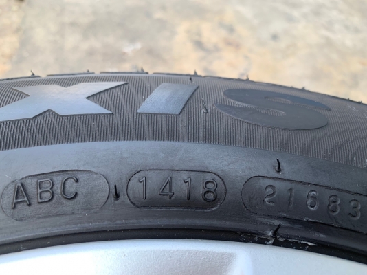 ล้อแม็ก Nissan March ขอบ 15 พร้อมยาง 175-65-15 Maxxis ปี 18 สภาพดี