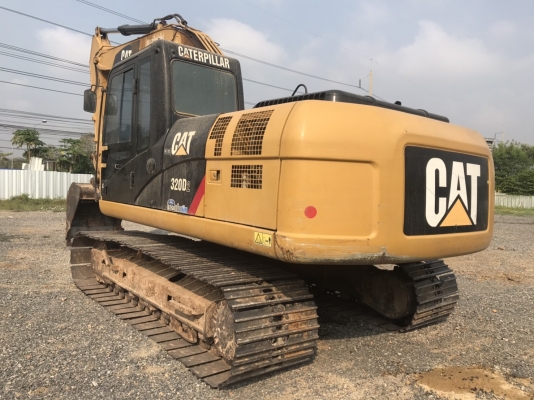 ขาย 1,050,000  CAT 320 D เล่มทะเบียนไฟฟ้าครบ เครื่องดี ปั้มแรง เอวแน่น ช่วงล่างรอนเลอร์ดี โซ่อ่อน รถพร้อมใช้งานเอกสารพร้อมโอน รถอยู่ สระบุรี 092-595-6777 061-446-2662 ญิ๋งยุ