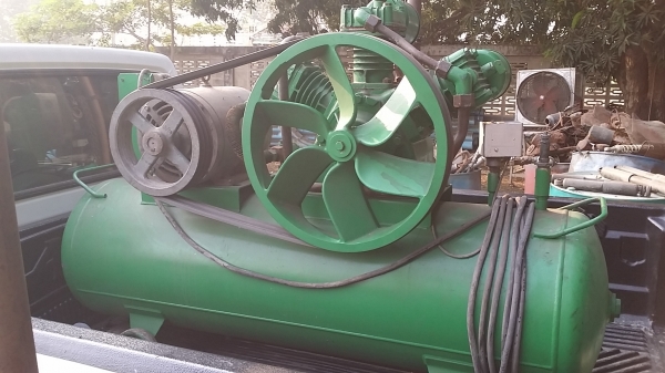 ปั้มลมญี่ปุ่น ฮิตาชิ 10 แรง ไฟ380