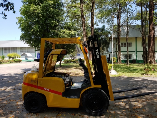 ขายรถยก โฟล์คลิฟท์ TCM ขนาด 3 ตัน ดีเซล ออโต้ เสาสูง 4.35 เมตร เสาเข้าตู้ + ไซด์ชิฟ (รถญี่ปุ่น ) 0844591695 เหมี๋ยว