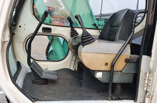 ขายด่วน530,000บาทรถแบคโฮKOBELCOโกเบโก้SK60-5มารค์ไฟ้รุ่นยอดนิยมสวยๆเทียบเท่าPC60เครื่อง4สูบ4JB1เครื่องดีปั่มแรงไฟฟ้าครบซีเรียสุงรถนอกเพิ่งนำเข้ามาใหม่ยังไม่เคยใช้งานในเมืองไทยเลย