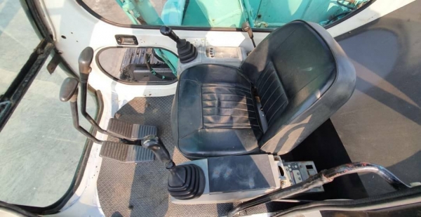 ขายด่วน530,000บาทรถแบคโฮKOBELCOโกเบโก้SK60-5มารค์ไฟ้รุ่นยอดนิยมสวยๆเทียบเท่าPC60เครื่อง4สูบ4JB1เครื่องดีปั่มแรงไฟฟ้าครบซีเรียสุงรถนอกเพิ่งนำเข้ามาใหม่ยังไม่เคยใช้งานในเมืองไทยเลย