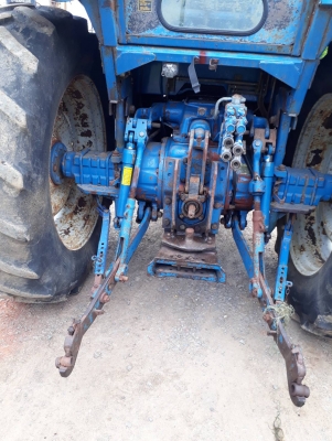 ขาย Ford 8210 เก่านอก 2เพลา โทร. 084-5424150