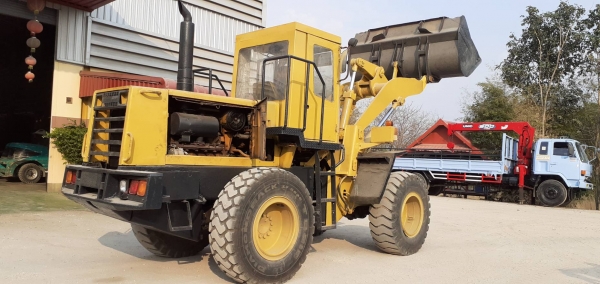 ขายรถตักล้อยางมือสอง KOMATSU WA200 สนใจติดต่อคุณรัตนศักดิ์ 081-7621704
