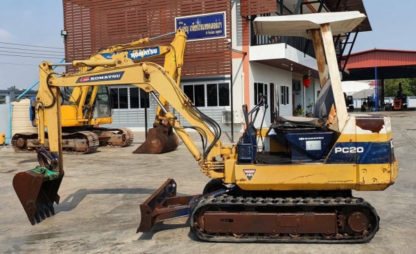 ขายด่วน175,000บาทรถแบคโฮKOMATSUโคมัสซูรุ่นยอดนิยมสวยๆPC20-6เครื่องโคมัสซู3D84เครื่องดีปั่มแรงรถนอกเพิ่งนำเข้ามาใหม่ยังไม่เคยใช้งานในเมืองไทยเลย เครื่องดีปั้มเเรงพร้อมใช้บูมอาร์มสวยช่างล่างดีรถสวยเร็วแรงไม่โหลดพร้อมใช้เดิมๆเอกสารอินวอยล์081-989-1989หรั่งคร