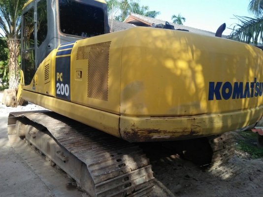 ขายแบคโฮ KOMATSU PC 200-7 แอร์ไฟฟ้าเต็ม สภาพสวย สนใจโทร 081-970-1072
