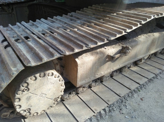 ขายแบคโฮ KOMATSU PC 200-7 แอร์ไฟฟ้าเต็ม สภาพสวย สนใจโทร 081-970-1072