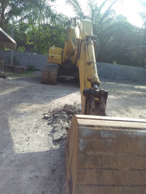 ขายแบคโฮ KOMATSU PC 200-7 แอร์ไฟฟ้าเต็ม สภาพสวย สนใจโทร 081-970-1072 ขายแบคโฮ KOMATSU PC 200-7 แอร์ไฟฟ้าเต็ม สภาพสวย สนใจโทร 081-970-1072