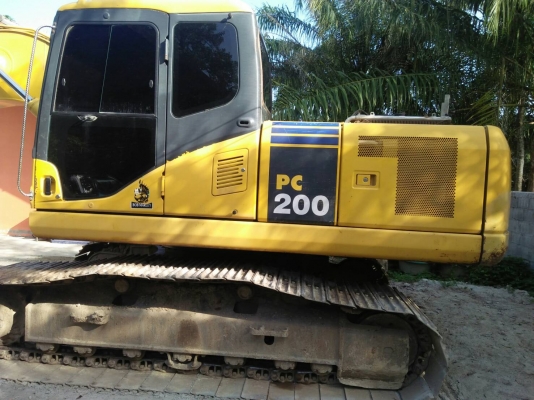 ขายแบคโฮ KOMATSU PC 200-7 แอร์ไฟฟ้าเต็ม สภาพสวย สนใจโทร 081-970-1072