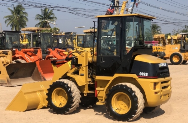 ขายรถตักล้อยาง CAT 902B (เทียบเท่า WA40) นำเข้าเองจากญี่ปุ่น สภาพสวยพร้อมใช้ มีVDOการทำงานครับ