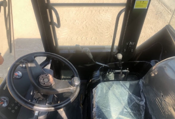 ขายรถตักล้อยาง CAT 902B (เทียบเท่า WA40) นำเข้าเองจากญี่ปุ่น สภาพสวยพร้อมใช้ มีVDOการทำงานครับ