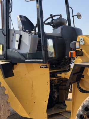 ขายรถตักล้อยาง CAT 910K ปี 2015 แขนยาวพิเศษ นำเข้าเองจากญี่ปุ่น สภาพสวยพร้อมใช้งาน มีVDOการทำงานครับ