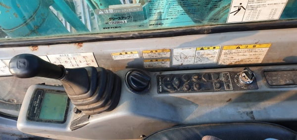 SK200mark5-super. รถนอกยังไม่ได้ใช้ในไทยราคา850,000 สนใจโทร081-989-1989หรั่งครับ