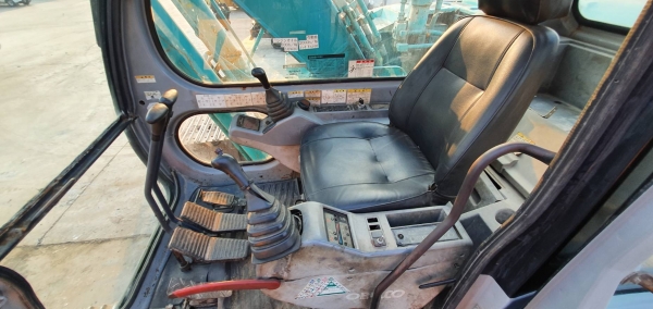 SK200mark5-super. รถนอกยังไม่ได้ใช้ในไทยราคา850,000 สนใจโทร081-989-1989หรั่งครับ