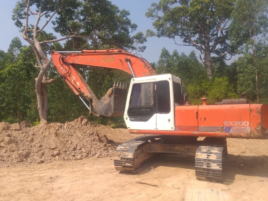 ขายด่วน HITASHI EX200-1 สภาพสวย บอดี้เดิมๆ มีระบบหัวแย็ค โซ่ช่วงล่างสวยพร้อมใช้งาน รถทำงานไม่มีโหลด เครื่องเดิมปั้มเดิม แอร์เย็น เอกสารสัญญาซื้อขาย  สนใจสอบถามไว้ใช้งาน  093 0764943  K ตั้ม