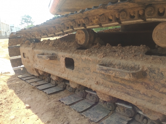 ขายด่วน HITASHI EX200-1 สภาพสวย บอดี้เดิมๆ มีระบบหัวแย็ค โซ่ช่วงล่างสวยพร้อมใช้งาน รถทำงานไม่มีโหลด เครื่องเดิมปั้มเดิม แอร์เย็น เอกสารสัญญาซื้อขาย  สนใจสอบถามไว้ใช้งาน  093 0764943  K ตั้ม