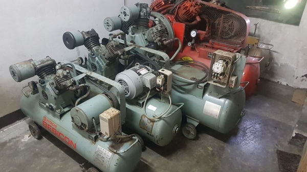 ขายถูกๆ ปั๊มลมมือสองจากญี่ปุ่น Hitachi-Bebicon 5แรง ดูดหนักๆ อัดแน่นๆ พร้อมใช้งานครับ