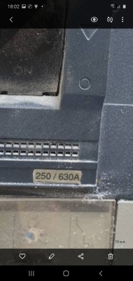 ตู้เบรคเกอร์เมน630แอมป์ลูกย่อย50แอมป์32ลูกราคาตู้ละ30,000บาท ตู้เบรคเกอร์เมน630แอมป์ลูกย่อย50แอมป์32ลูกราคาตู้ละ30,000บาท