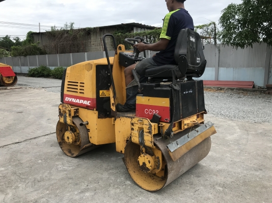 รถบด2ตันDYNAPACรุ่นCC92รถนอกนำเข้าไม่เคยใช้งานในไทยเอวอ่อนขับ2เพลาเครื่องดอยซ์2สูบสภาพดี0818302909จิรโรจน์ Line: jiraroj2909