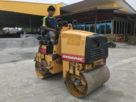 รถบด2ตันDYNAPACรุ่นCC92รถนอกนำเข้าไม่เคยใช้งานในไทยเอวอ่อนขับ2เพลาเครื่องดอยซ์2สูบสภาพดี0818302909จิรโรจน์ Line: jiraroj2909