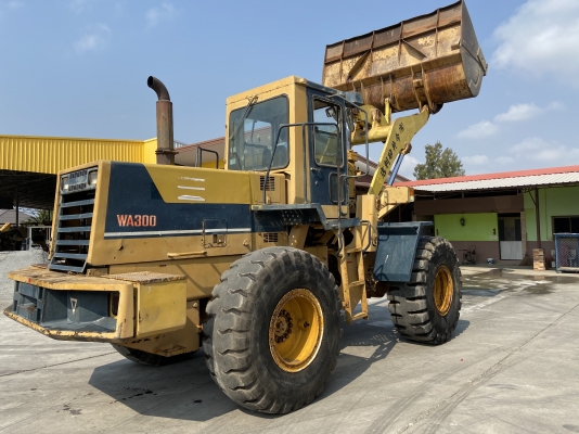 ขายรถตักKOMATSUรุ่นWA300-1นำเข้าญี่ปุ่นไม่เคยใช้งานในไทย เอวอ่อน  เครื่องโคมัสสุ6สูบ สภาพดีพร้อมใช้งาน 081-8302909 จิรโรจน์ Line  :  jiraroj2909