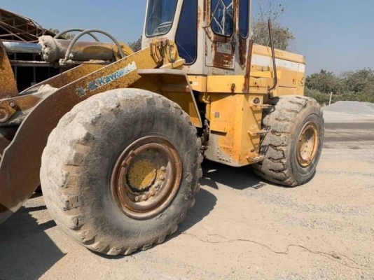 (heart)ขาย 475,000 บาท (heart) รถตักล้อยาง KAWASAKI  85ZA ชีเรียลสูง  85N2-7060 เครื่องดี ปั้มแรง เอวแน่น ระบบเบรคใช้งานปกติ  รถพร้อมใช้ เอกสารเล่มทะเบียน.  สนใจ  สระบุรี โทร 0610710295  สนใจ รายการสินค้า อื่นๆ ที่ เว็ปไชค์ Truck2Hand https://www.truck2ha