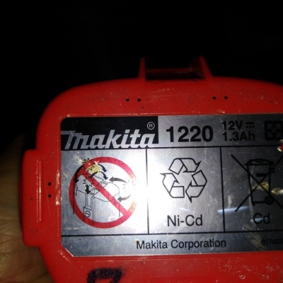 สว่านกระแทกไร้สาย Makita สว่านกระแทกไร้สาย Makita