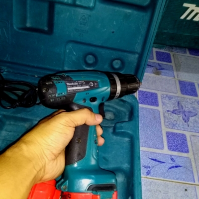 สว่านกระแทกไร้สาย Makita สว่านกระแทกไร้สาย Makita