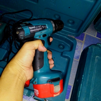 สว่านกระแทกไร้สาย Makita สว่านกระแทกไร้สาย Makita