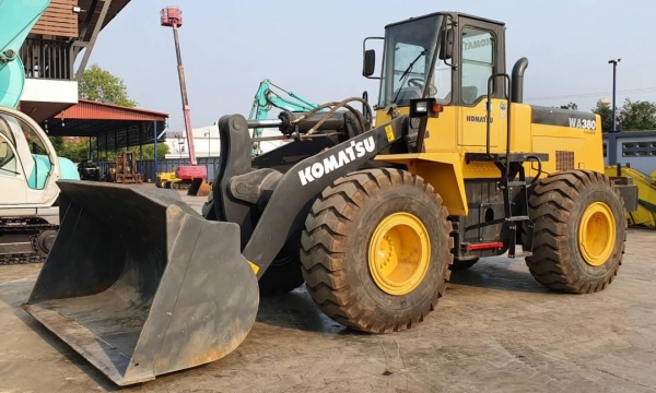 ขายด่วน650,000฿รถตักKOMATSU.WA380-3Aเอวอ่อนขับ4ล้อเกียรท็อกโลฮายรถนอกนำเข้าขนาดใหญ่16ตันตัก2.5คิวยกสูง4เมตรตักขึ้นรถ10ล้อได้รถนอกนำเข้ามาใหม่ยังไม่ได้ใช้งานในไทยเลย