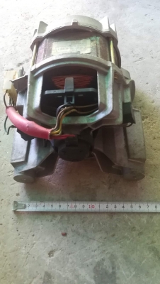 1500 บาทส่งฟรี โทร 083-2000058 LINE ID:line832923 มอเตอร์ DC เอนกประสงค์ใช้ไฟ AC หรือ DC ได้ กำลังวัตต์สูงแรงบิดเยอะใช้กับไฟ DCเริ่มหมุนที่ 12 V. ได้