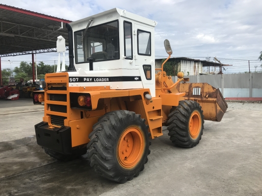 ขายรถตักKOMATSUรุ่น507นำเข้าญี่ปุ่นไม่เคยใช้งานในไทย เอวอ่อน  เครื่องดีเซล4สูบ สภาพดีพร้อมใช้งานขาย520000ลดเหลือ460000บาท081-8302909 จิรโรจน์ Line  :  jiraroj2909