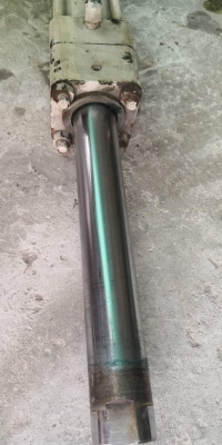 ตัวละ 1,800 บ.ส่งถึงบ้านฟรี โทร 083-2000058 LINE ID: line832923 กระบอกไฮโดรลิคเลื่อนเข้า ออก ระยะชัก 27 cm  แกนกระบอกโต 45 mm กระบอกโต 60 mm