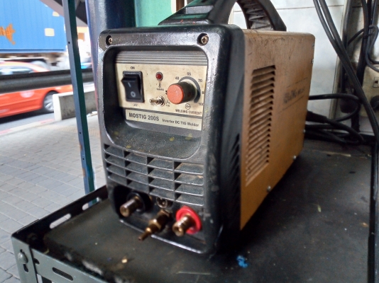 ตู้เชื่อมอาร์ก้อนHUGANG mostig200.