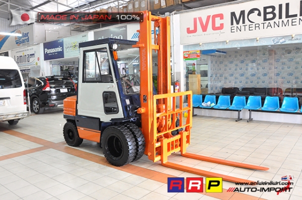 ขายรถโฟล์คลิฟท์มือสอง TOYOTA รุ่น 5FD30-41446 นำเข้าจากประเทศญี่ปุ่น 100\% ไม่เคยใช้งานในไทย