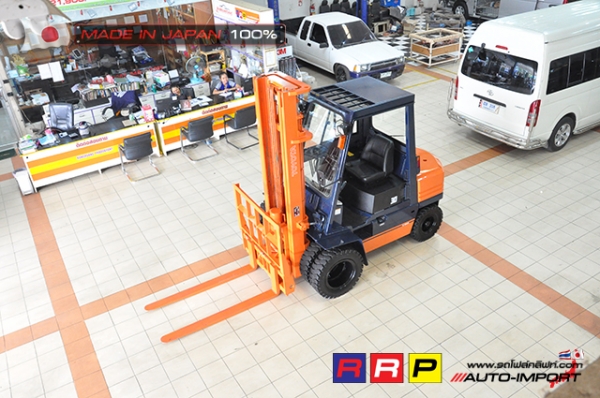 ขายรถโฟล์คลิฟท์มือสอง TOYOTA รุ่น 5FD30-41446 นำเข้าจากประเทศญี่ปุ่น 100\% ไม่เคยใช้งานในไทย