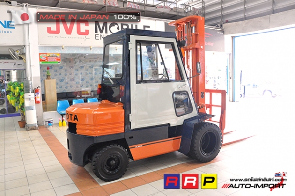 ขายรถโฟล์คลิฟท์มือสอง TOYOTA รุ่น 5FD30-41446 นำเข้าจากประเทศญี่ปุ่น 100\% ไม่เคยใช้งานในไทย