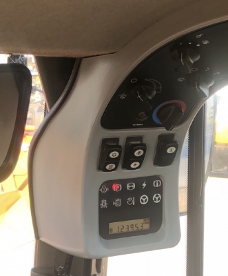 ขายรถตักล้อยาง CAT 950H ปี 2012 นำเข้าเองจากญี่ปุ่น สภาพสวยพร้อมใช้งาน มีVDOการทำงานครับ