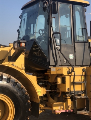 ขายรถตักล้อยาง CAT 950H ปี 2012 นำเข้าเองจากญี่ปุ่น สภาพสวยพร้อมใช้งาน มีVDOการทำงานครับ