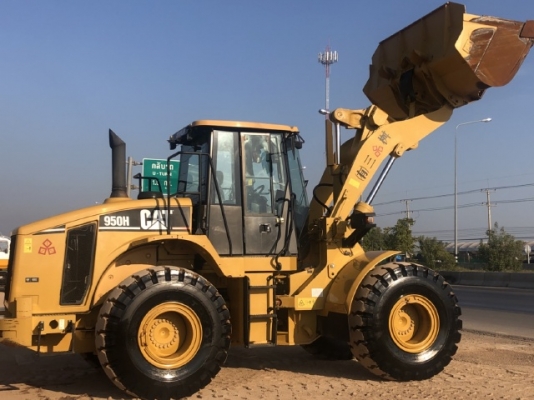 ขายรถตักล้อยาง CAT 950H ปี 2012 นำเข้าเองจากญี่ปุ่น สภาพสวยพร้อมใช้งาน มีVDOการทำงานครับ
