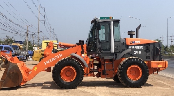 ขายรถตักล้อยาง HITACHI ZW180 ปี 2013 แขนยาวพิเศษ นำเข้าจากญี่ปุ่น สภาพสวยพร้อมใช้ มีVDOการทำงานครับ