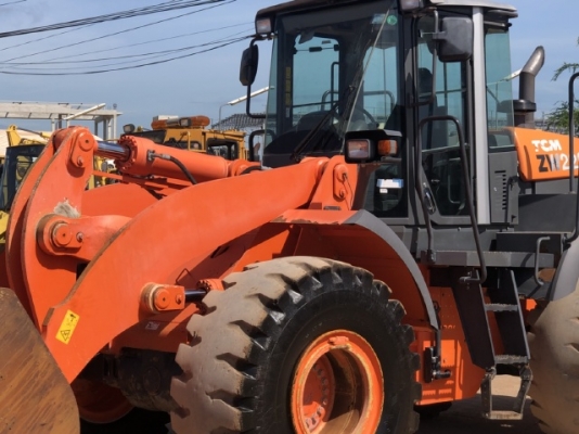 ขายรถตักล้อยาง HITACHI ZW220 นำเข้าเองจากญี่ปุ่น สภาพสวยพร้อมใช้ มีVDOการทำงานครับ