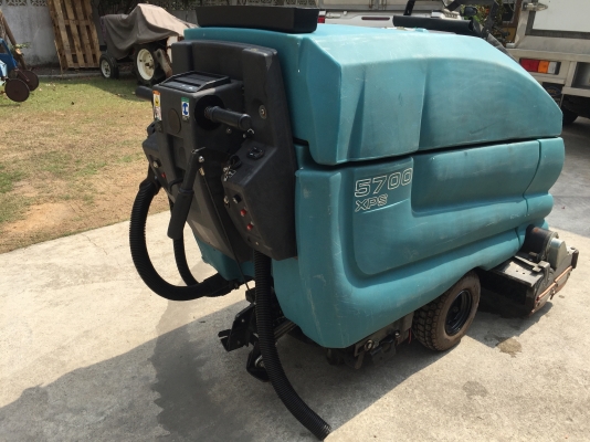 ขายเครื่องขัดพื้นเดินตาม TENNANT 5700xps เก่าญี่ปุ่น