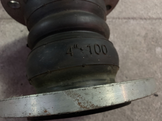 ขายข้อต่อยางกันสะบัด Tozen และ Pdtwin flex ขนาด 4นิ้ว และ 3นิ้ว อย่างละ 2ตัวครับ **ของใหม่ไม่เคยใช้งาน**