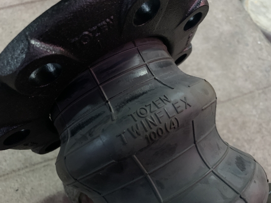 ขายข้อต่อยางกันสะบัด Tozen และ Pdtwin flex ขนาด 4นิ้ว และ 3นิ้ว อย่างละ 2ตัวครับ **ของใหม่ไม่เคยใช้งาน**